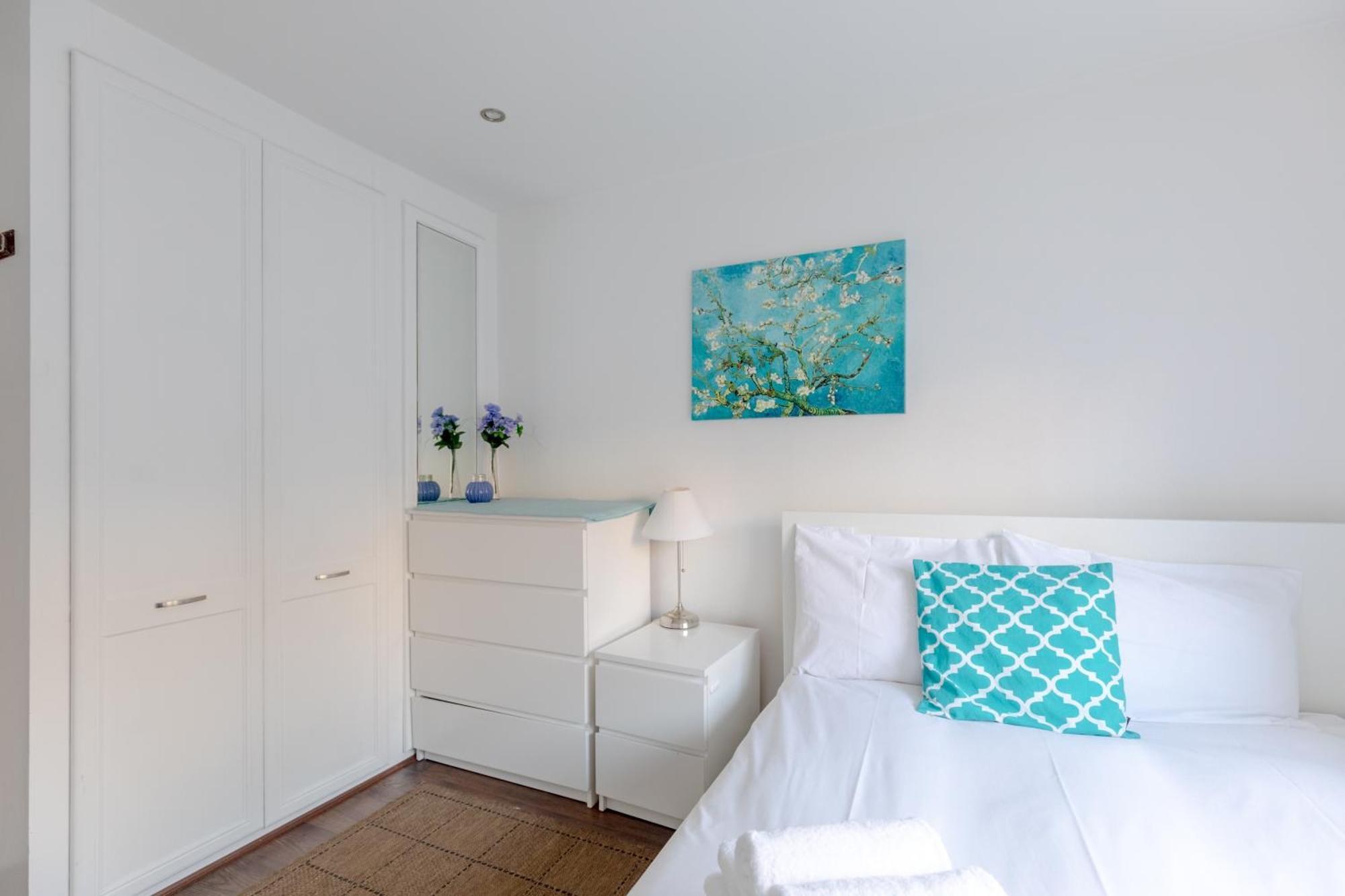 Radiant And Roomy 2bd Flat - Fulham! Appartement