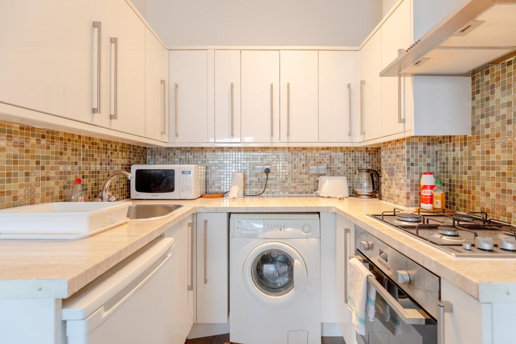 Apartment Radiant And Roomy 2bd Flat - Fulham!
