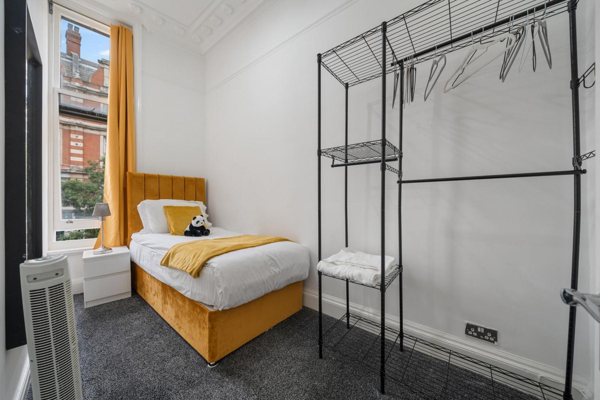 Elegant 3 Bedroom On Oxford Street Luxury Living In 2gc *