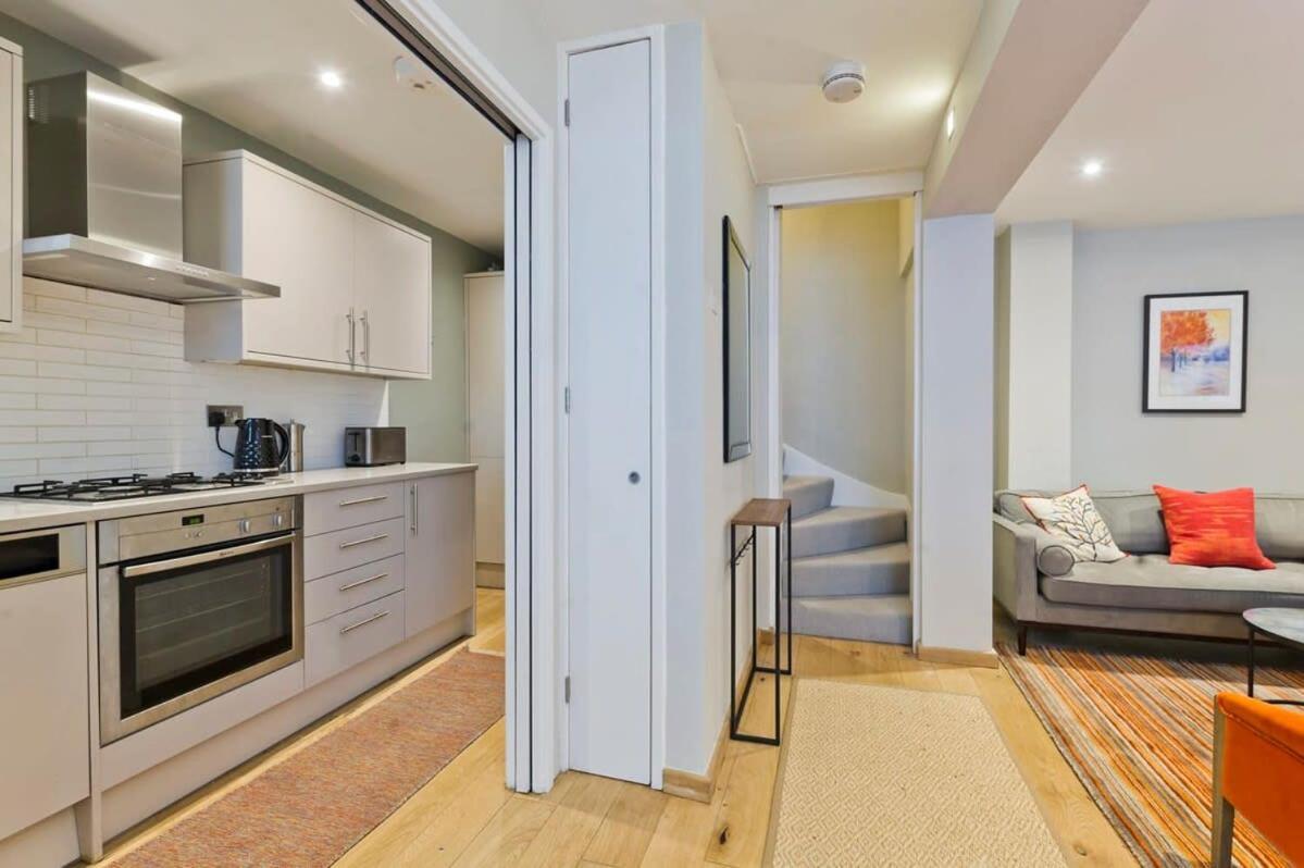 Sweet Marble Arch 2 Bedroom Mews House Ferienhaus *