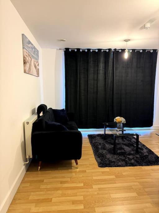 Lägenhet Two Bedrooms Flat In Stratford London