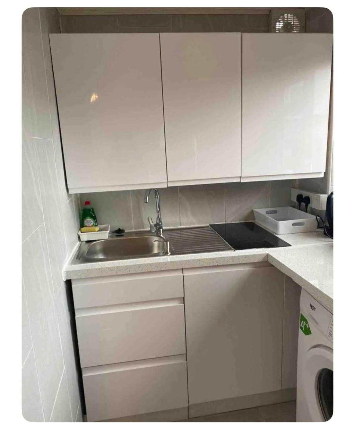 Gjestgiverier Outhouse Fully Equipped London