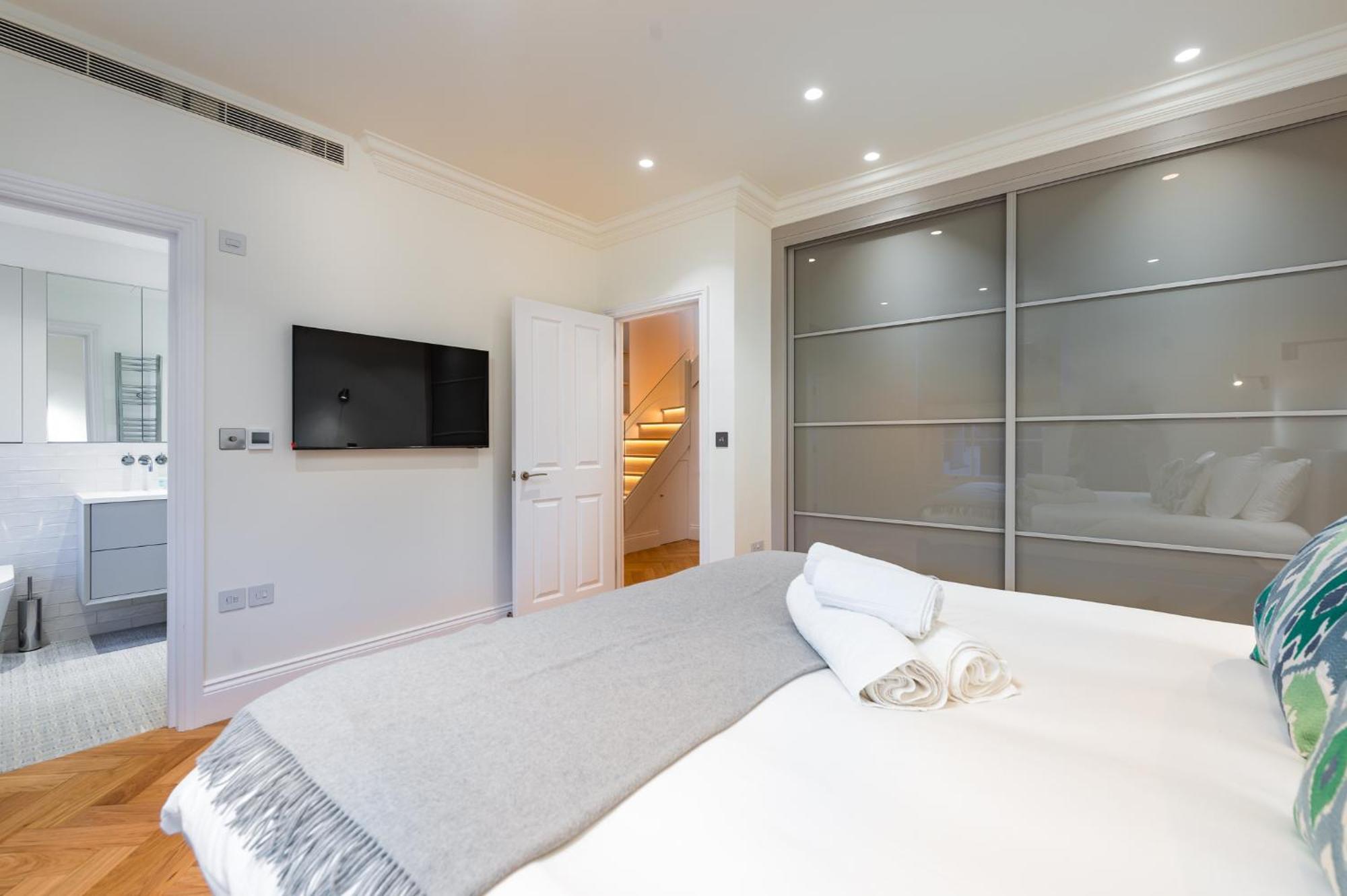 Stunning Hampstead Rh9 London