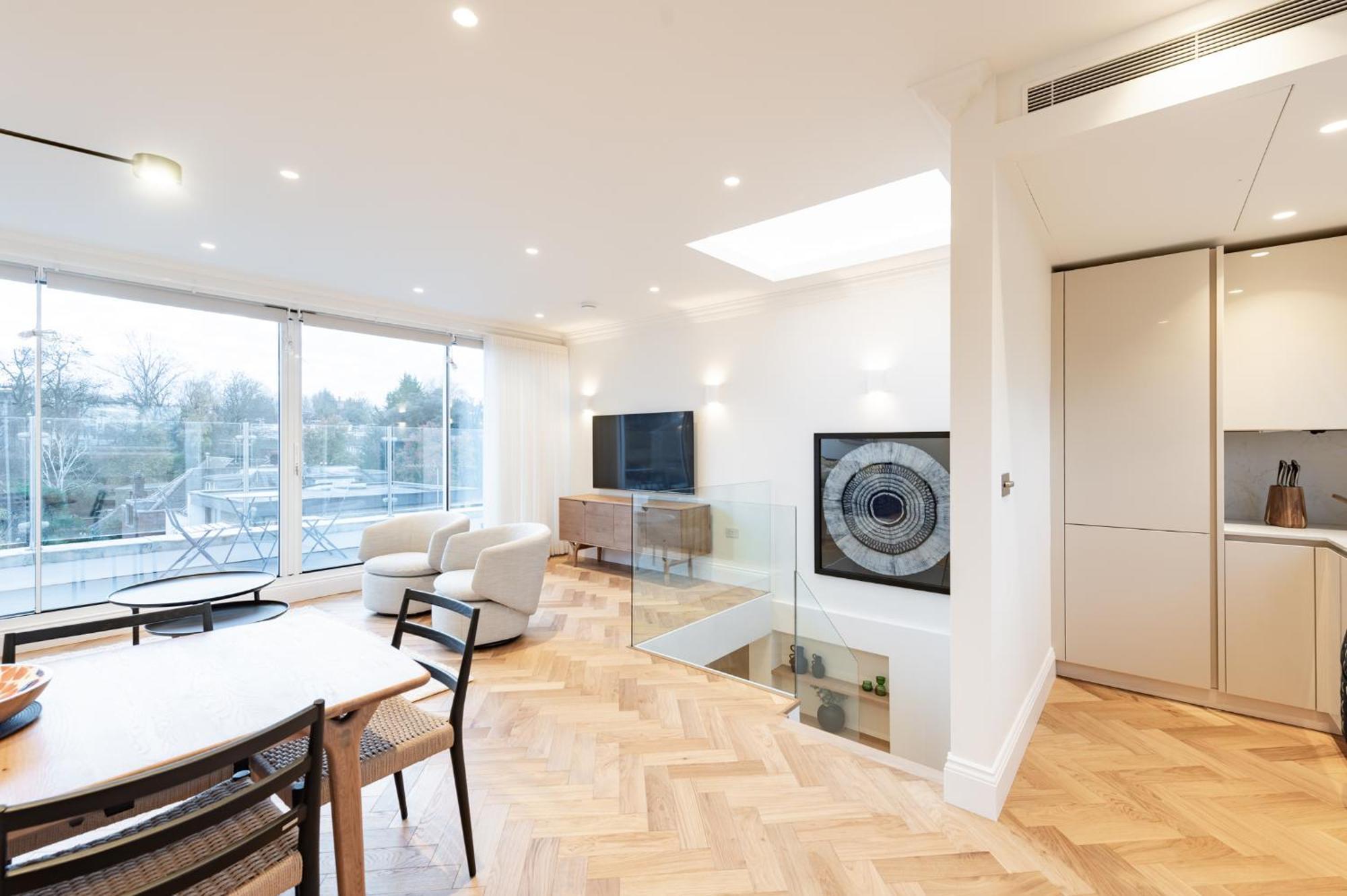 Stunning Hampstead Rh9 Apartment