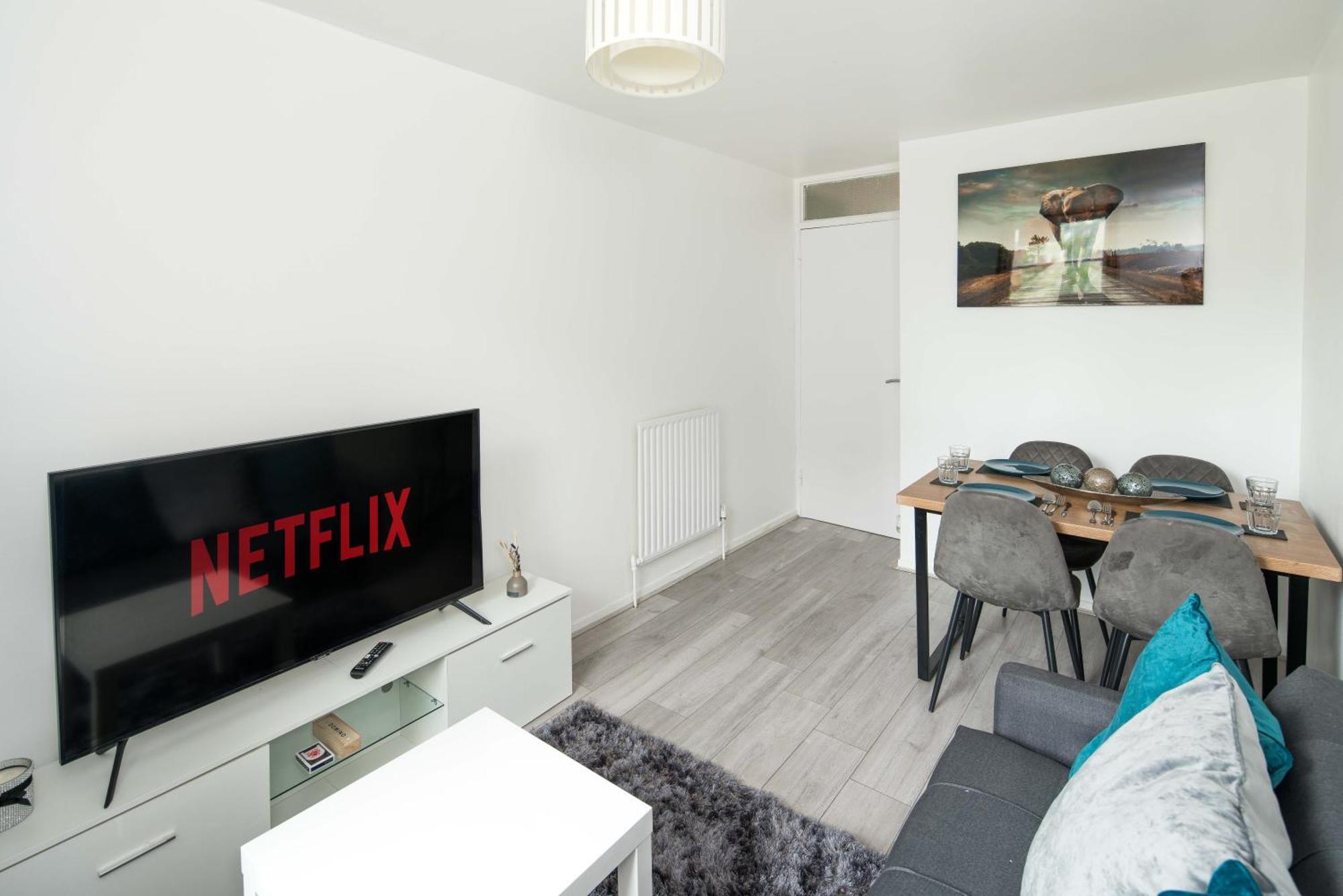 Stylish With Wifi And Easy Access To Appartement