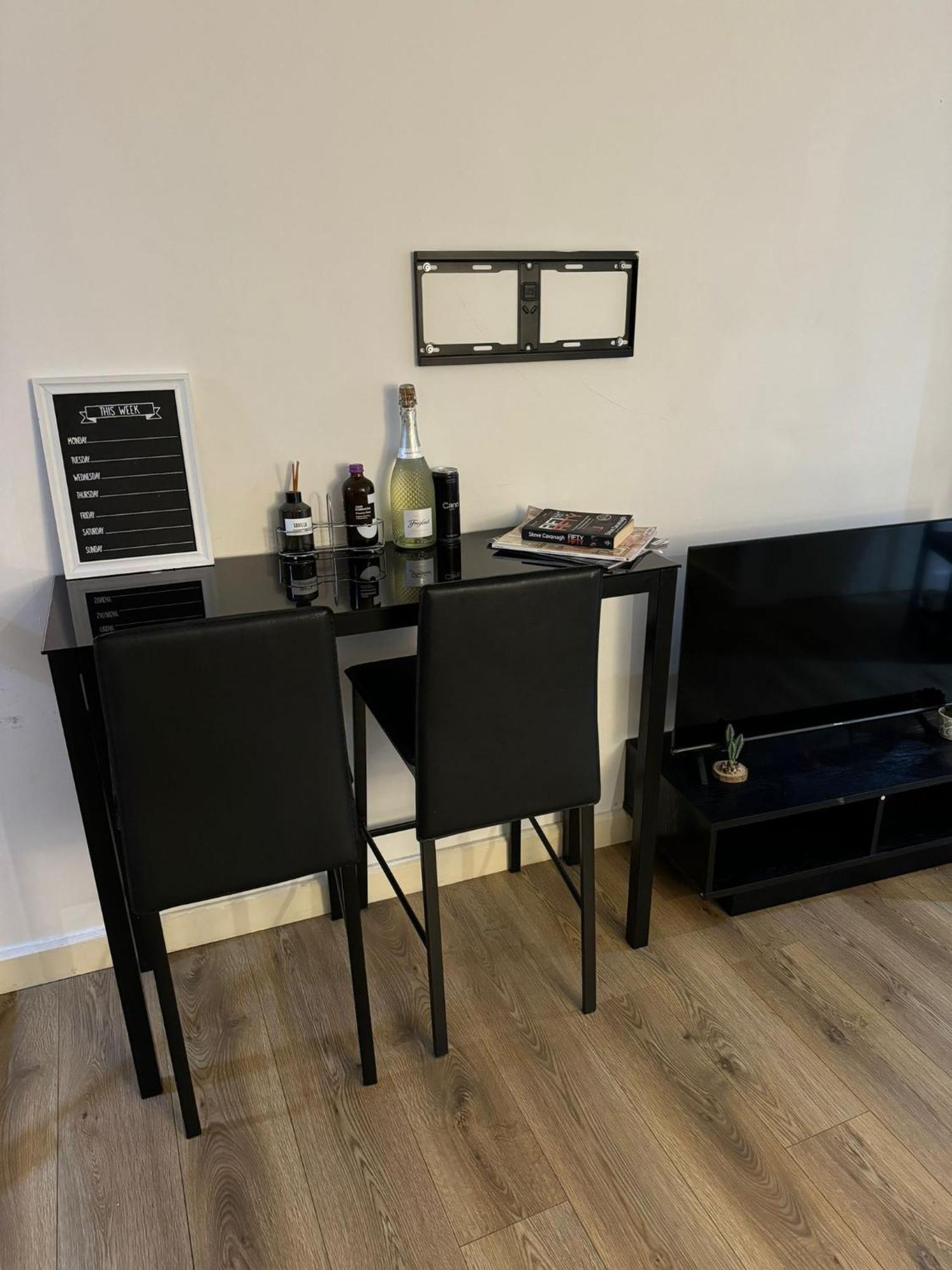 Cozy Two Bedroom Sleeps 6 Near Camden Market Hw10 Lägenhet London