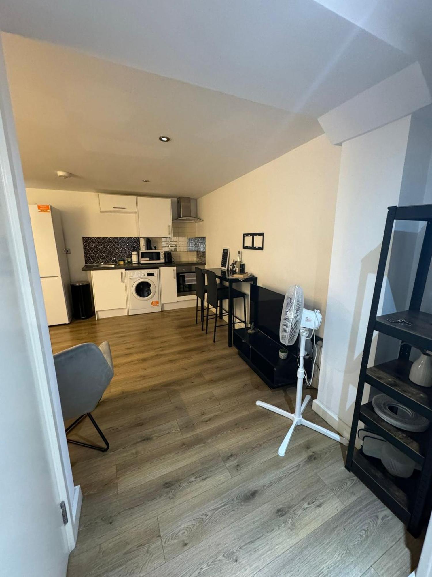 Cozy Two Bedroom Sleeps 6 Near Camden Market Hw10 Lägenhet *