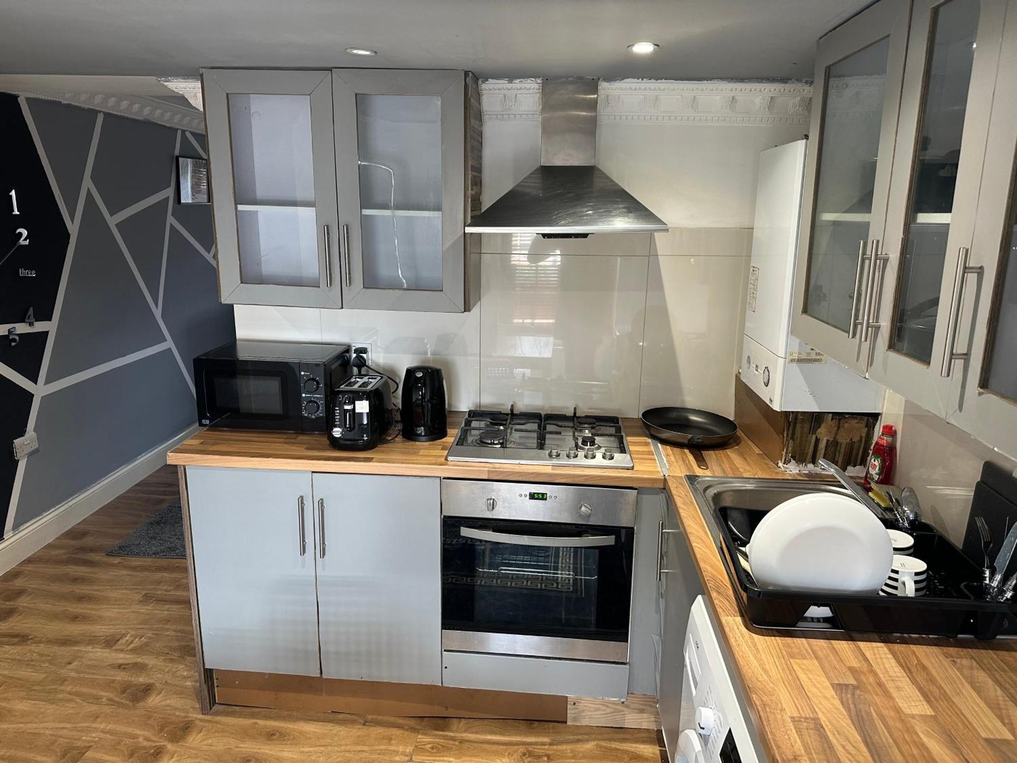 1 Bedroom S8 Leilighet London