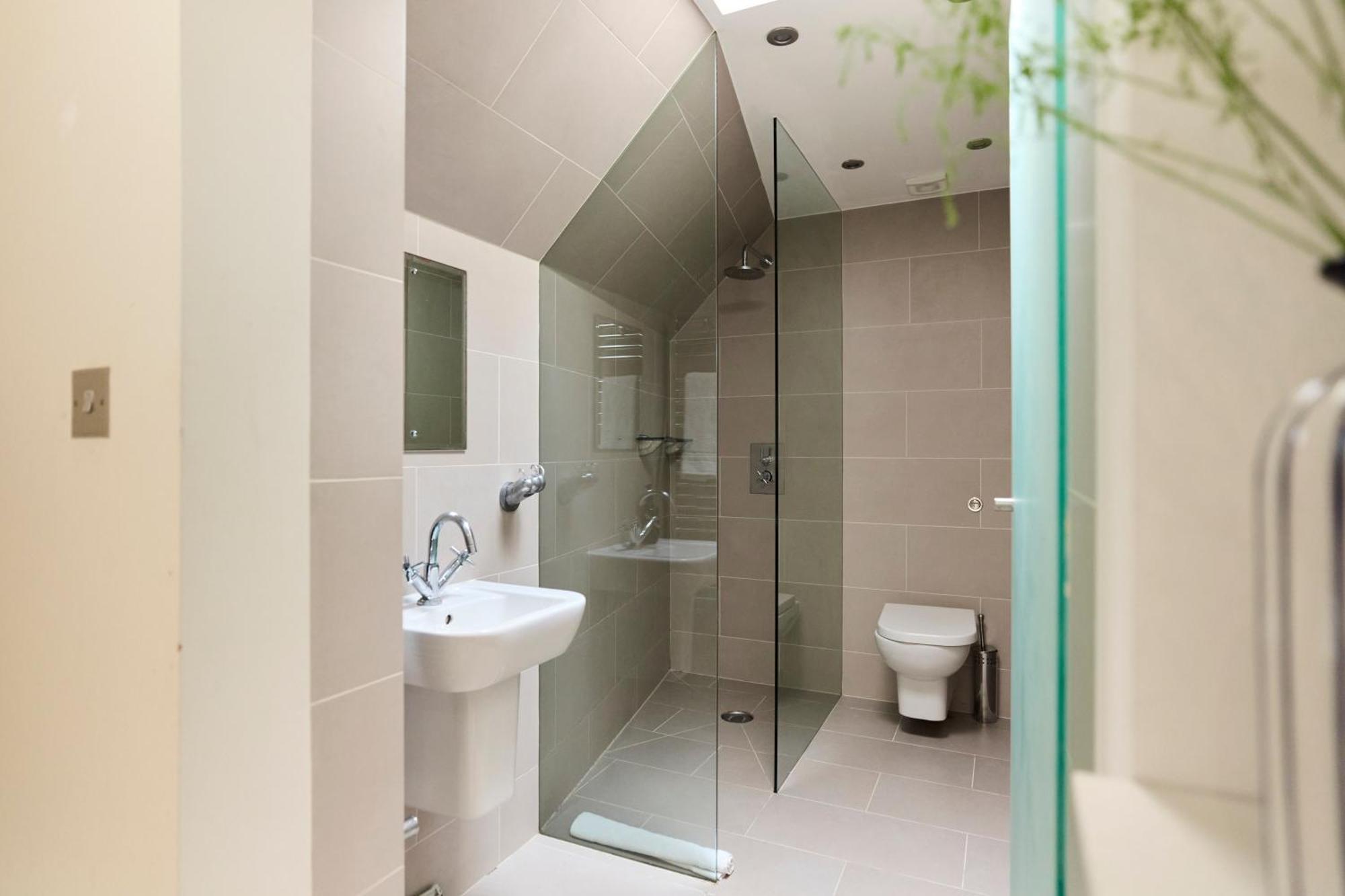 The Fulham Wharf - Glamorous 2bdr Flat With Garden * London