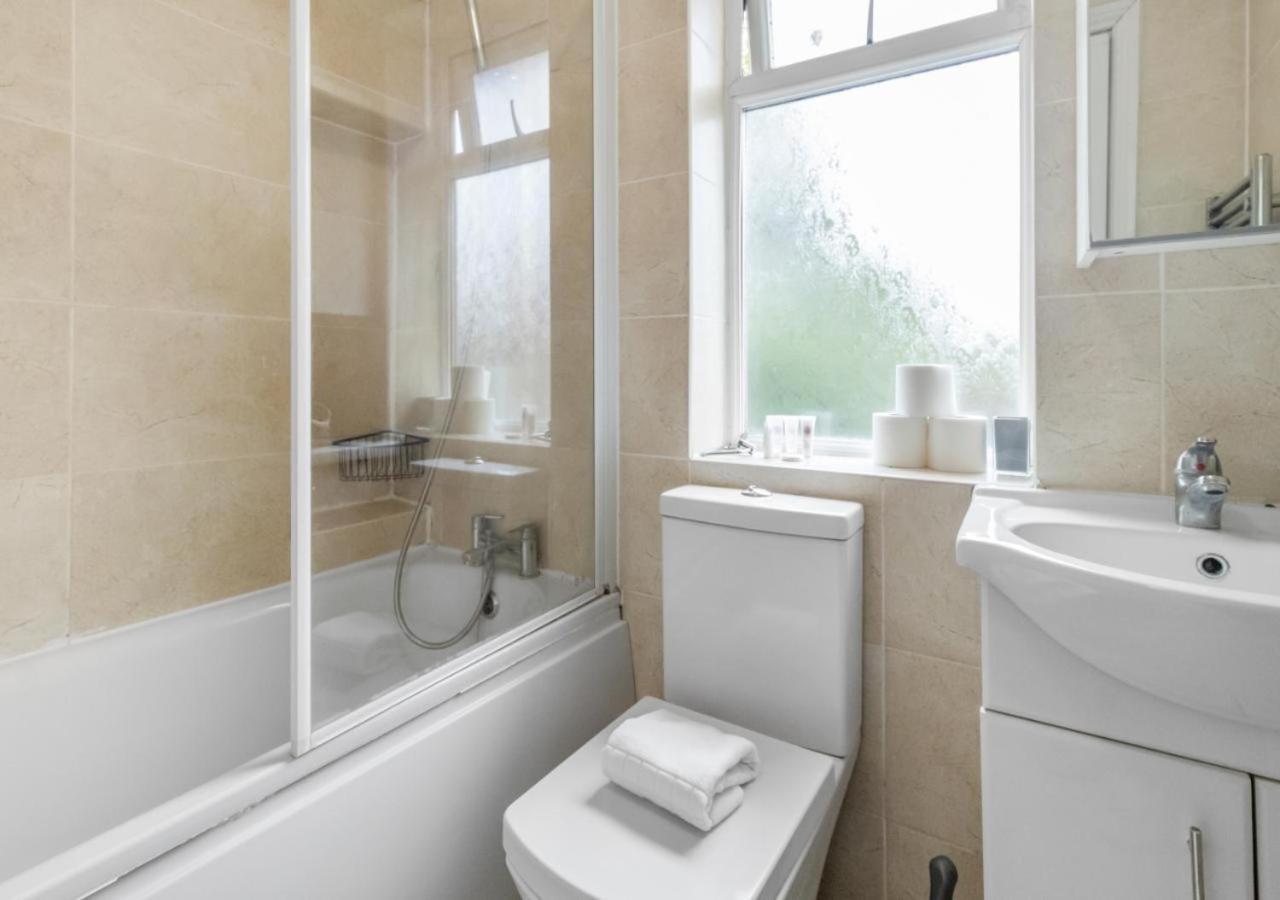 The Roundway Styles & Cosy Private In Appartamento *