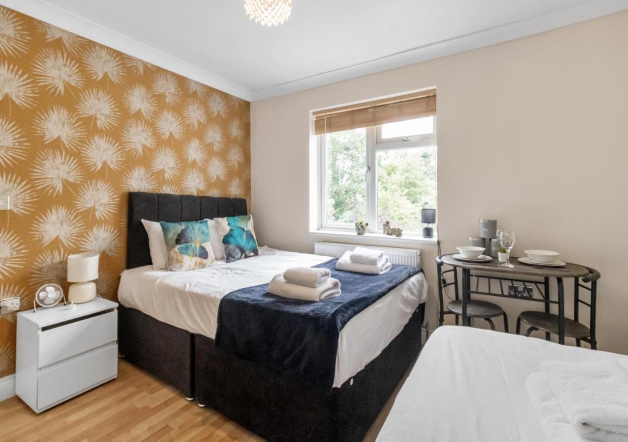 The Roundway Styles & Cosy Private In Appartamento *