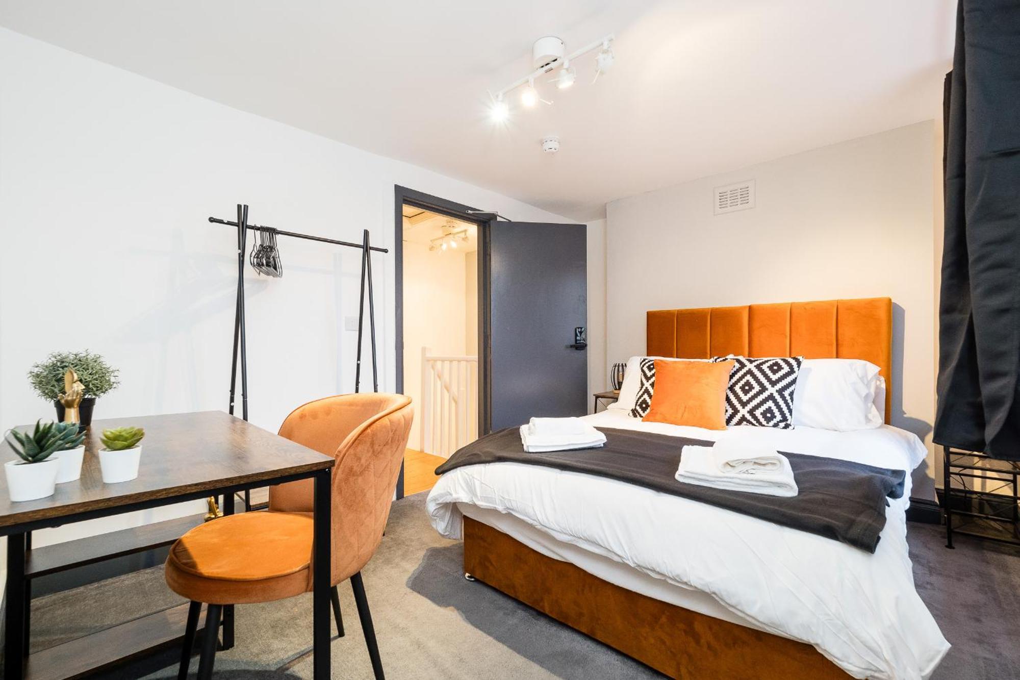 Hébergement de vacances Spacious 6 Ensuite Bedroom House In