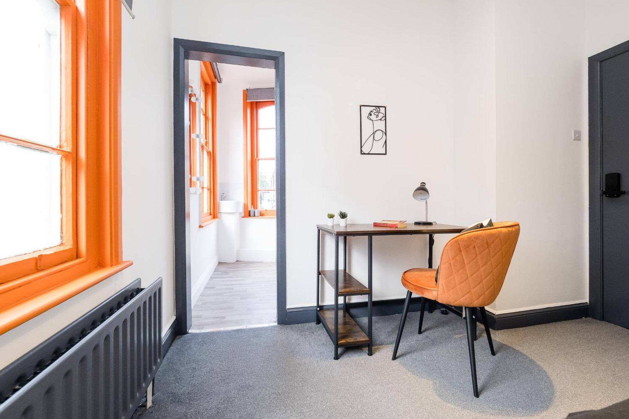 Spacious 6 Ensuite Bedroom House In Hébergement de vacances Londres