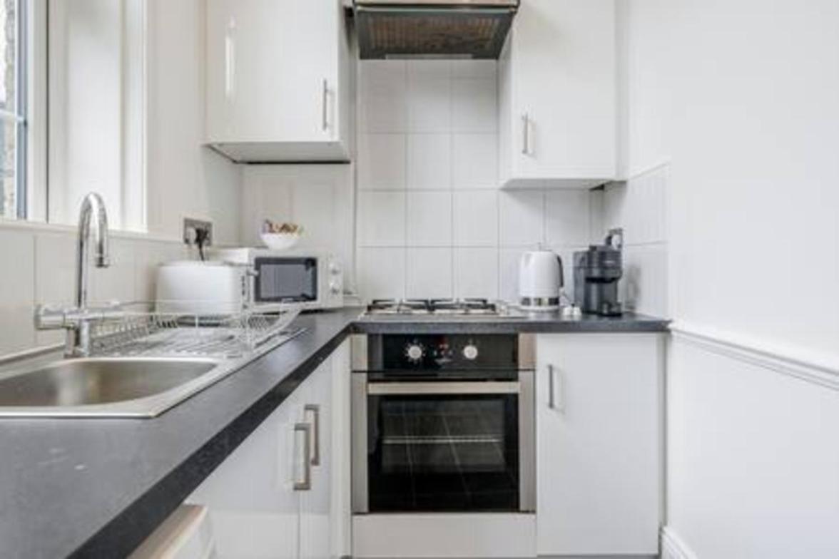 Unbeatable Location In Camden-spacious Flat Londen