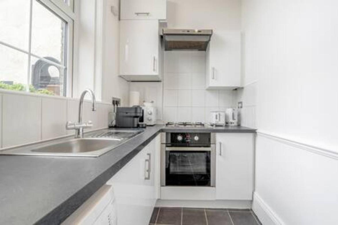 Unbeatable Location In Camden-spacious Flat Londen