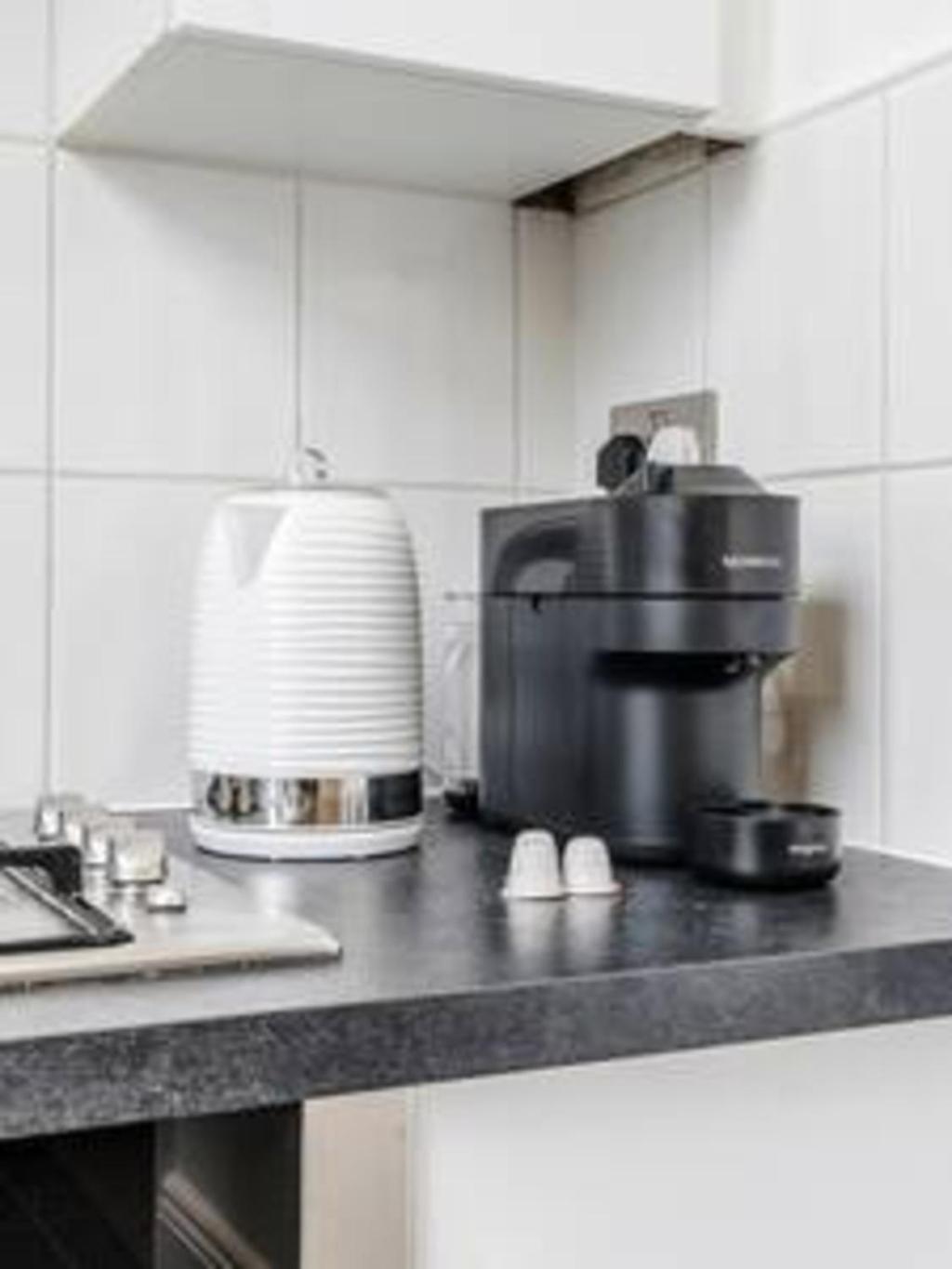 Unbeatable Location In Camden-spacious Flat Londen