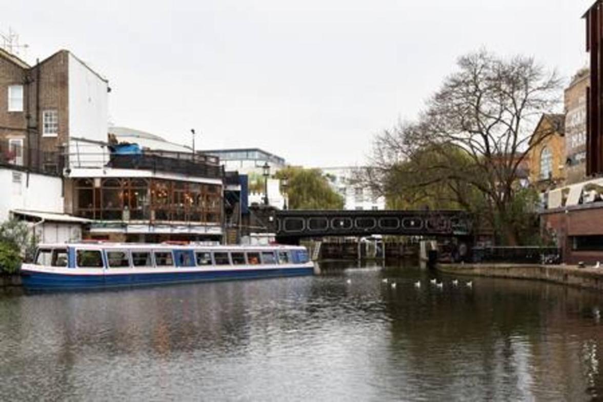 Modern And Large Oasis Flat In Camden With Patio * Londres