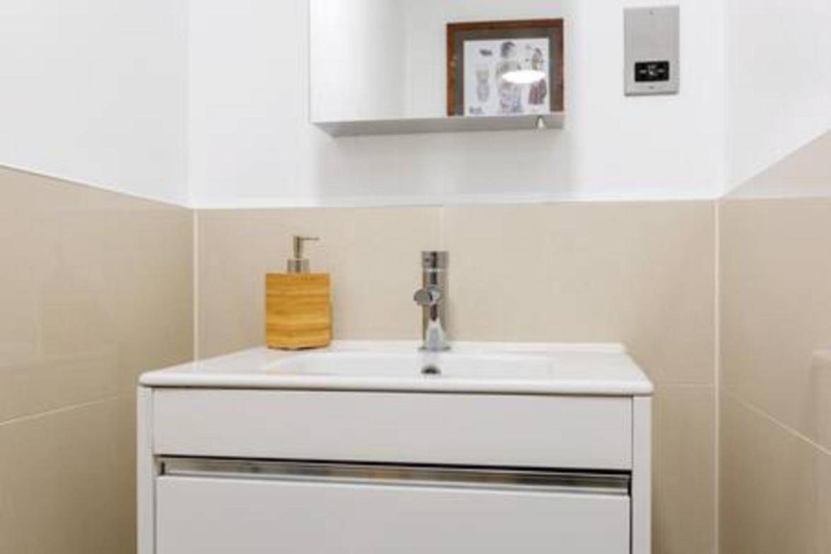 Lägenhet Modern And Large Oasis Flat In Camden With Patio London