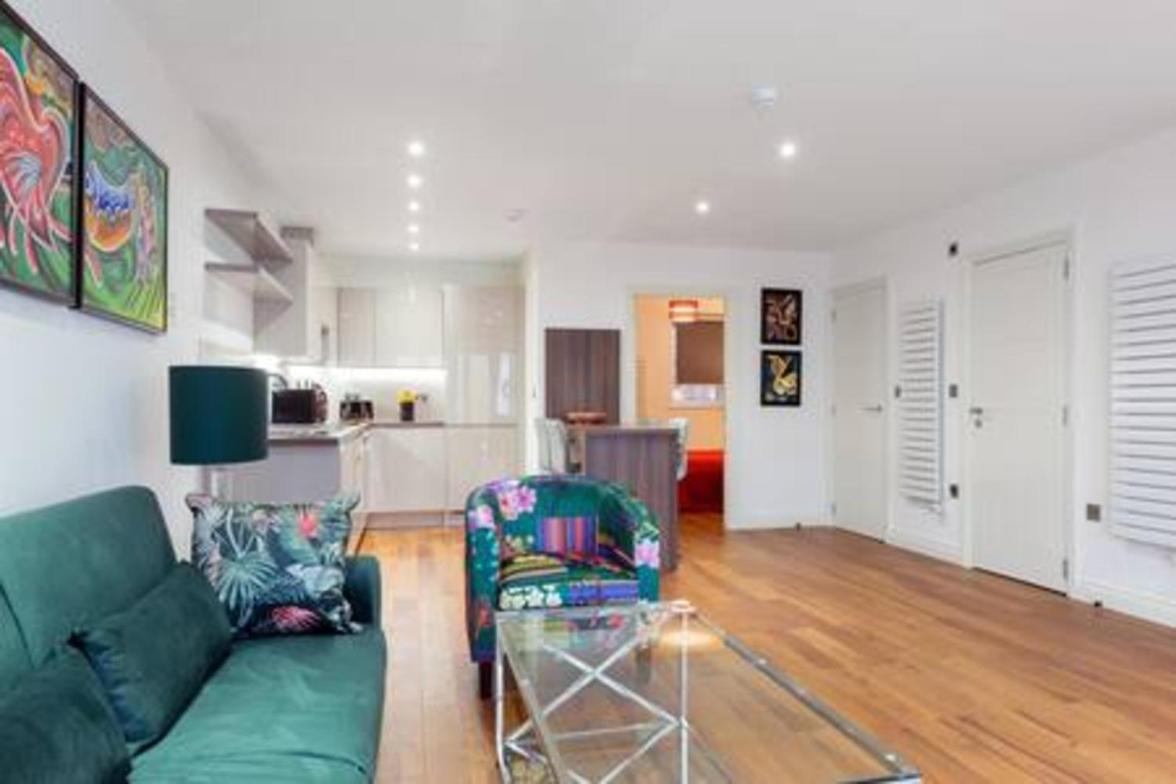 Modern And Large Oasis Flat In Camden With Patio Appartement