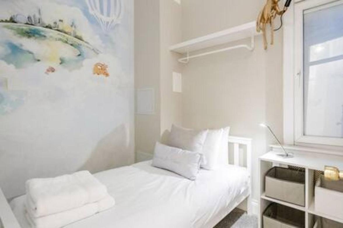 Beautiful Refurbished 2bed2bath Next To Hyde Park Appartement *