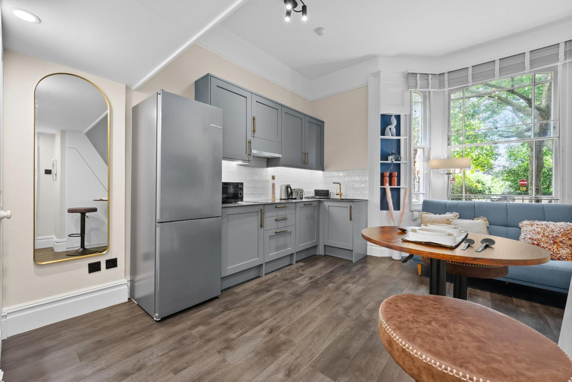 Vichy - The Hampstead Star | Prime Location Lejlighed *