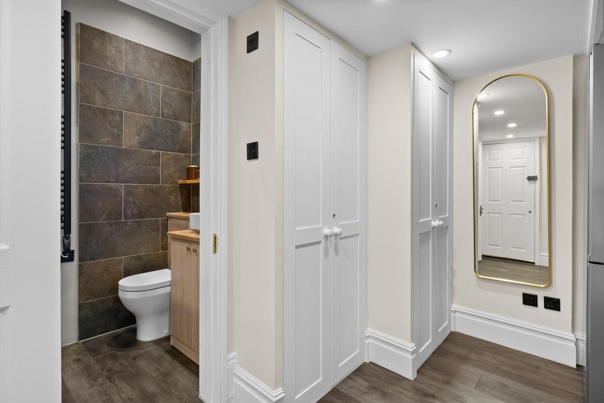 Lejlighed Vichy - The Hampstead Star | Prime Location *