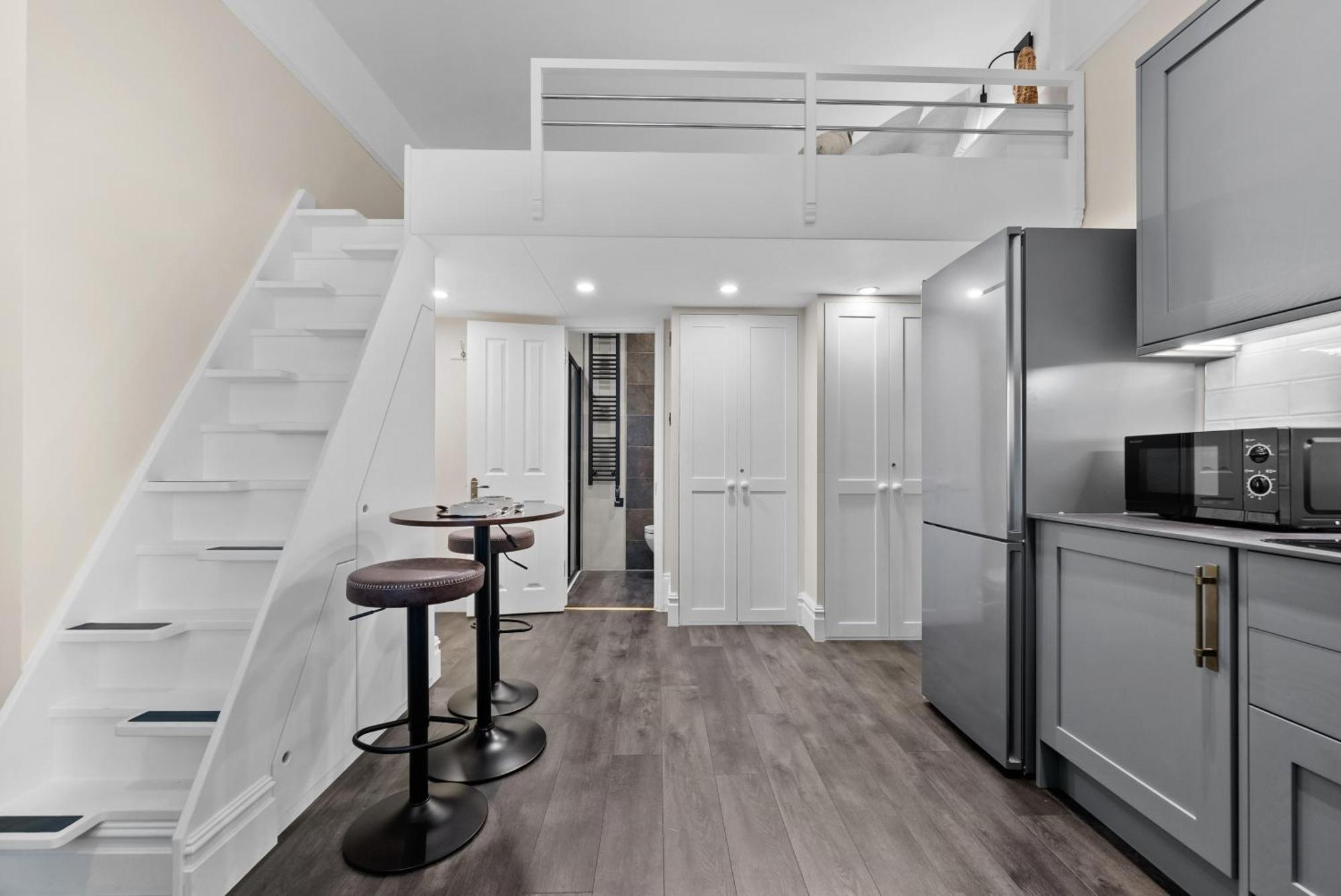 Vichy - The Hampstead Star | Prime Location Lejlighed *