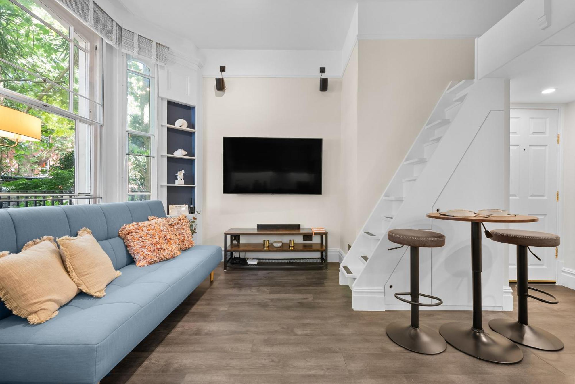 Vichy - The Hampstead Star | Prime Location Lejlighed