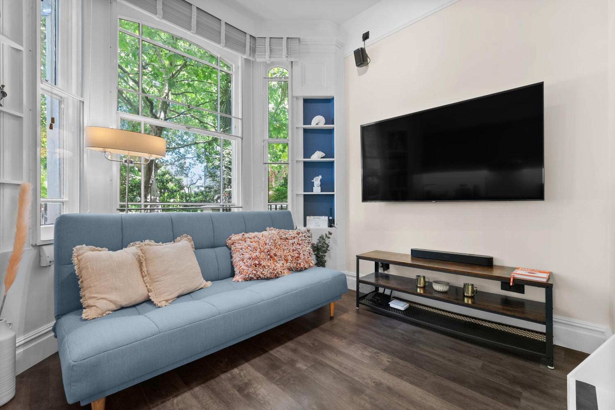 Vichy - The Hampstead Star | Prime Location Lejlighed London