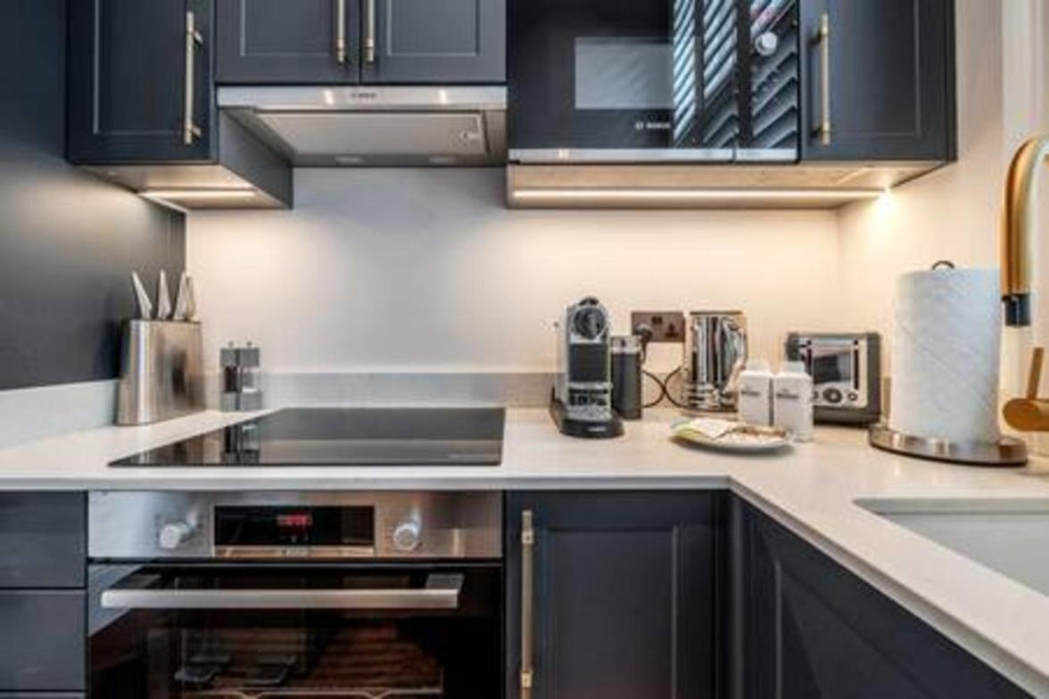 Modern Spacious In Chelsea By Kings Road * Londen