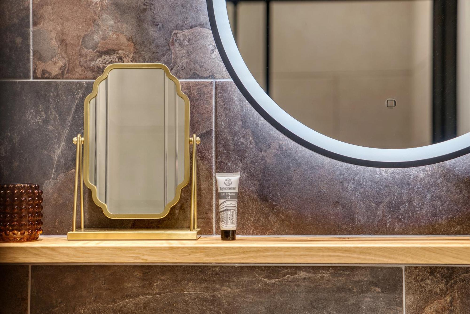 Lejlighed Vichy - The Hampstead Star | Prime Location *
