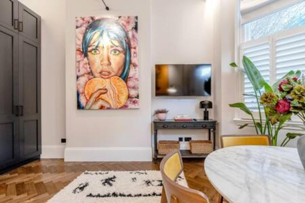 Modern Spacious In Chelsea By Kings Road * Londen