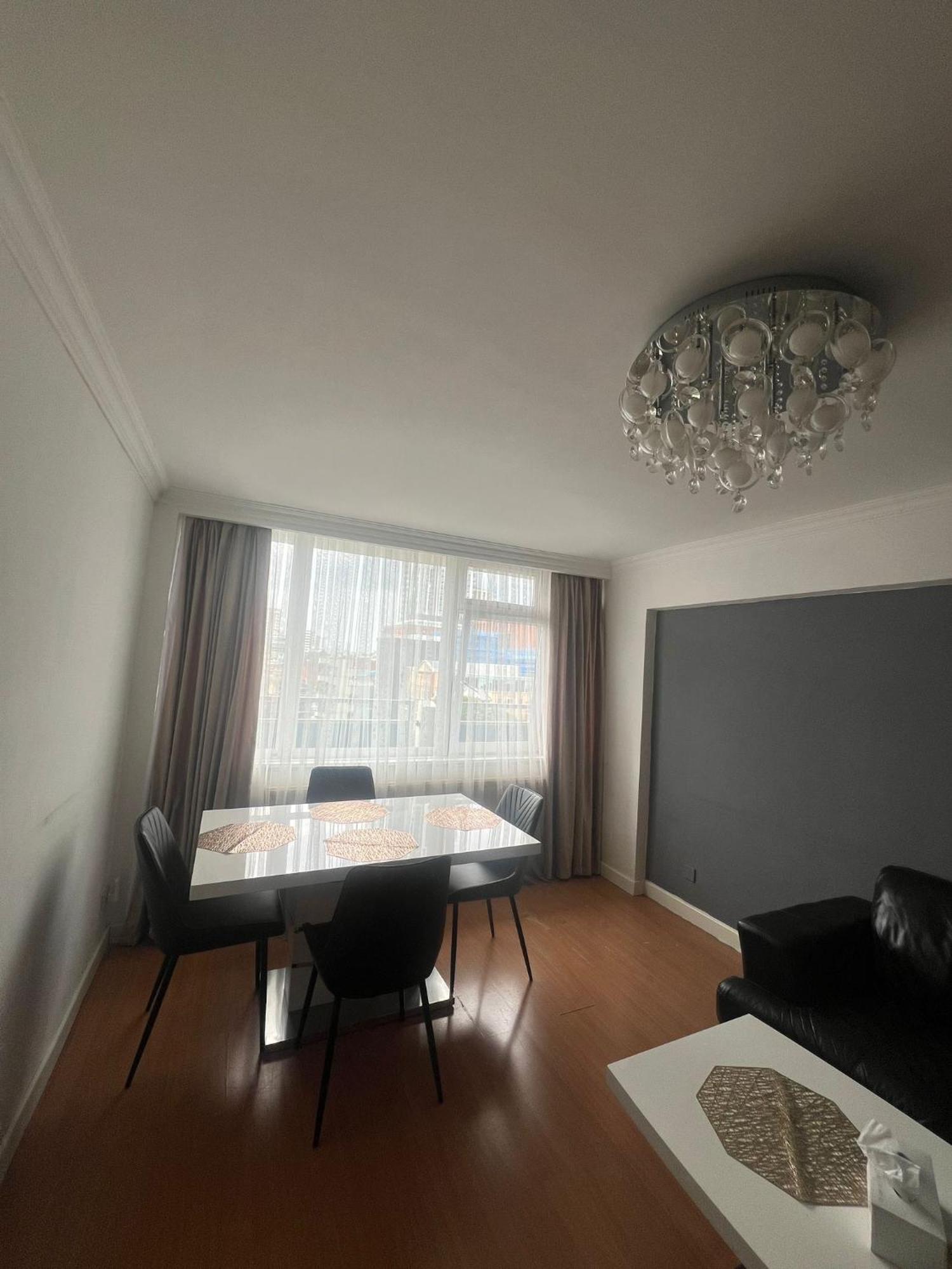 Lägenhet 2 Bedroom Flat In Zone 1 East With Parking