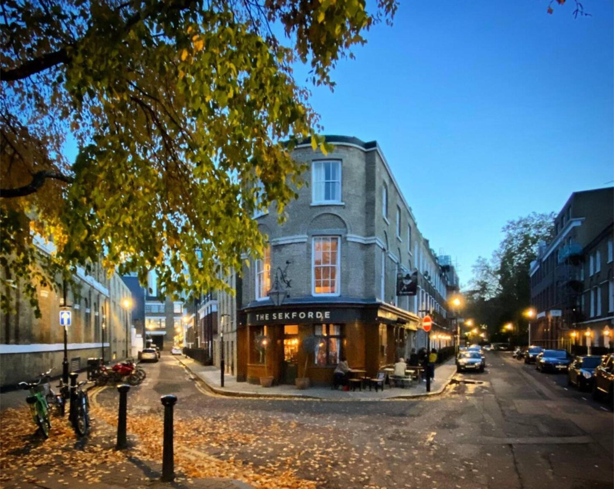 Trendy 1bd Flat On Historic Street Farringdon Apartment