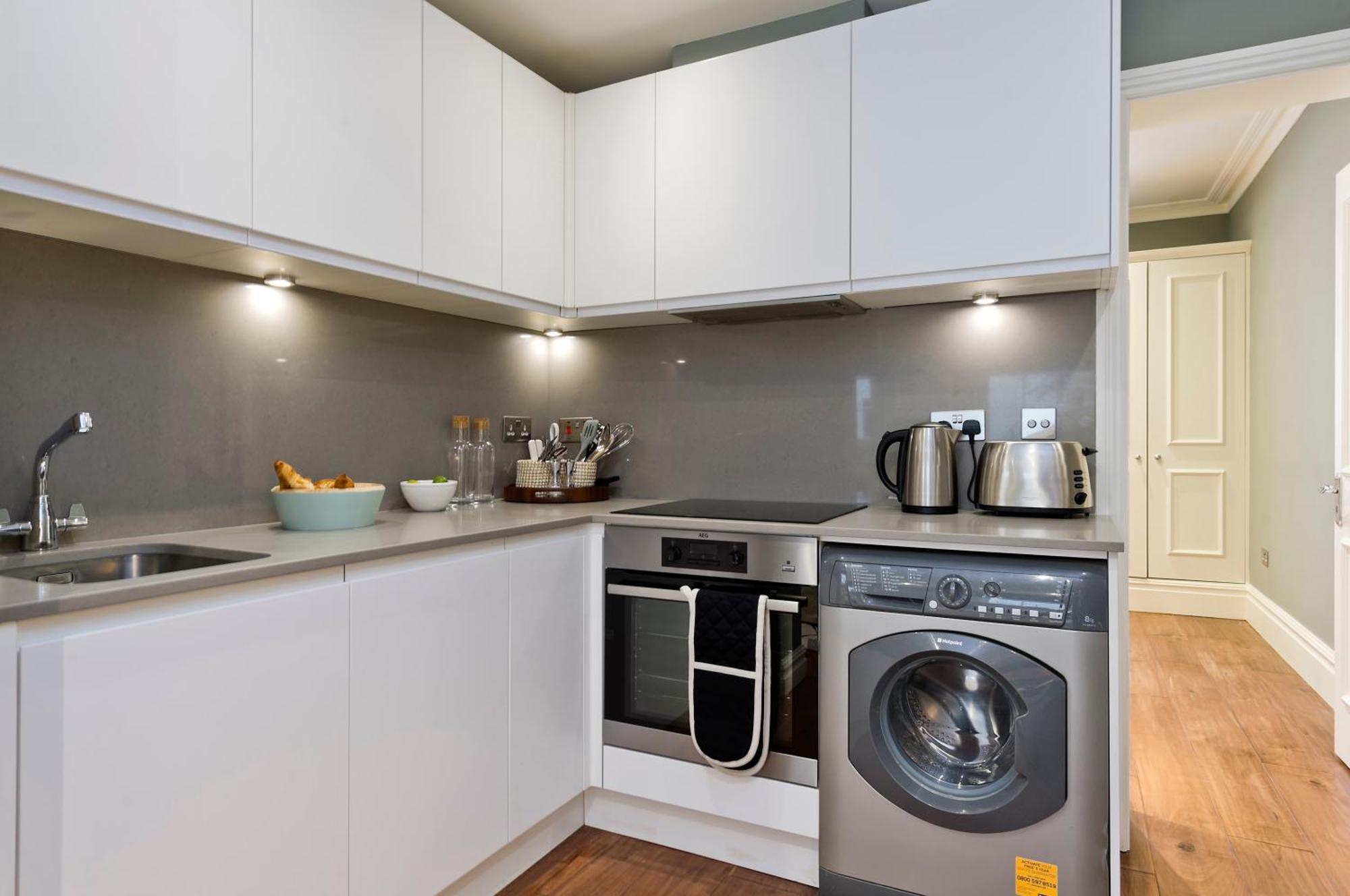 Attractive 1-bed Flat In Prestige Knightsbridge Lejlighed *