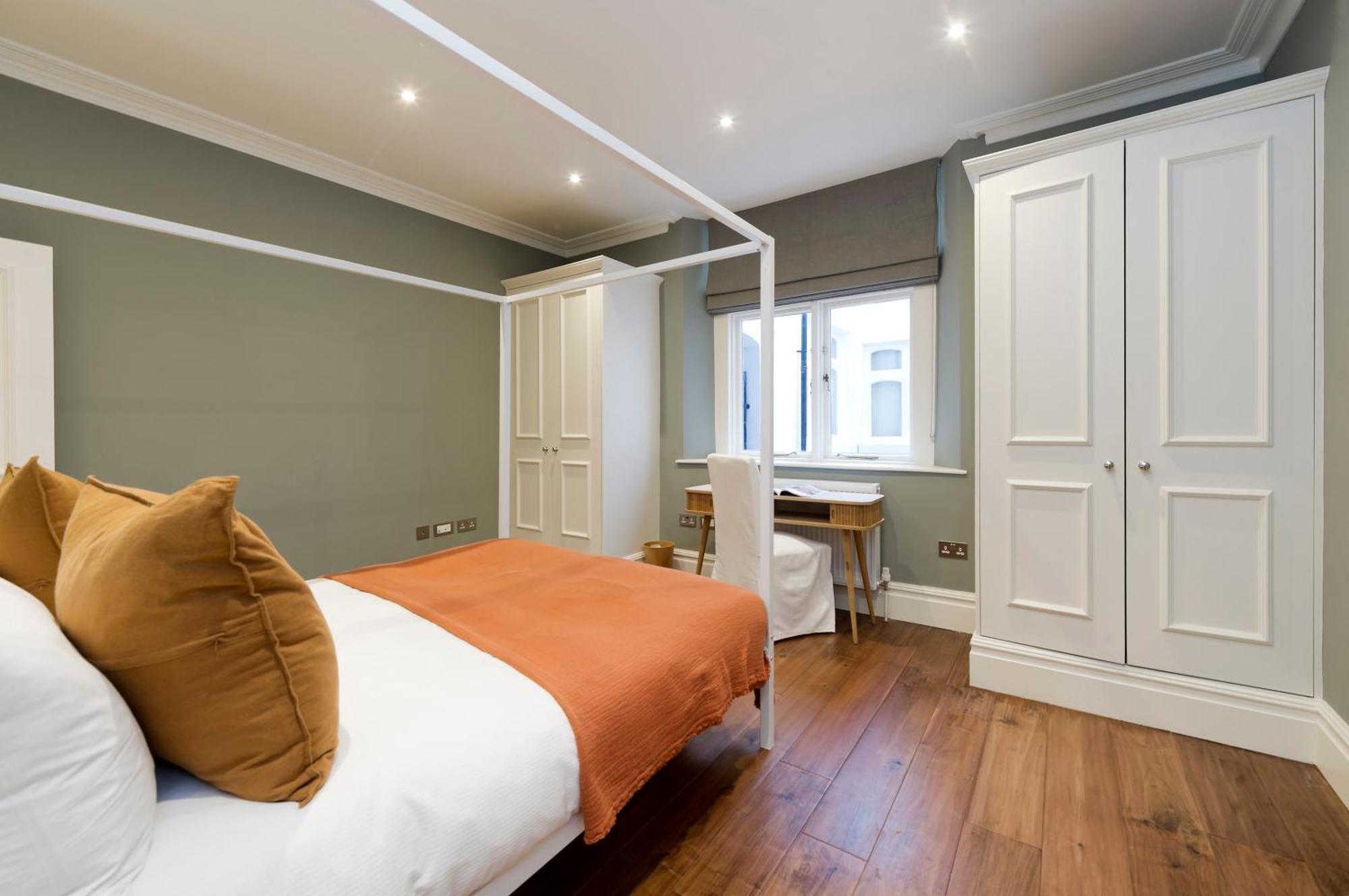 Attractive 1-bed Flat In Prestige Knightsbridge Lejlighed