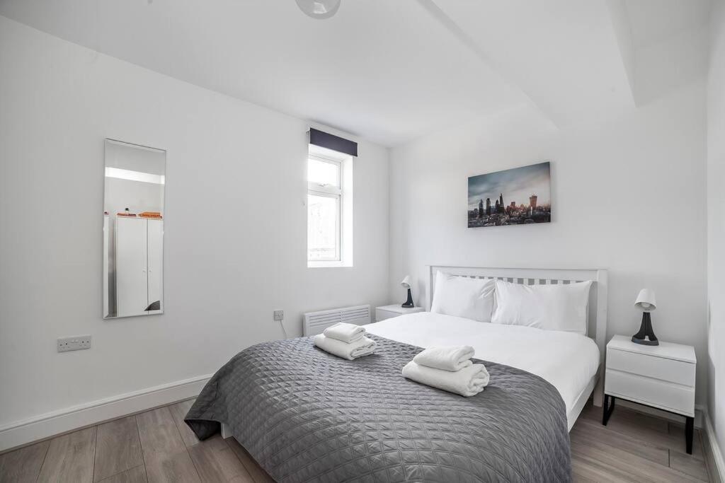 Modern Semi-studio Flat In Historic Setting Lejlighed