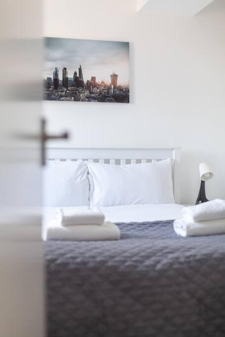 Modern Semi-studio Flat In Historic Setting Lejlighed *