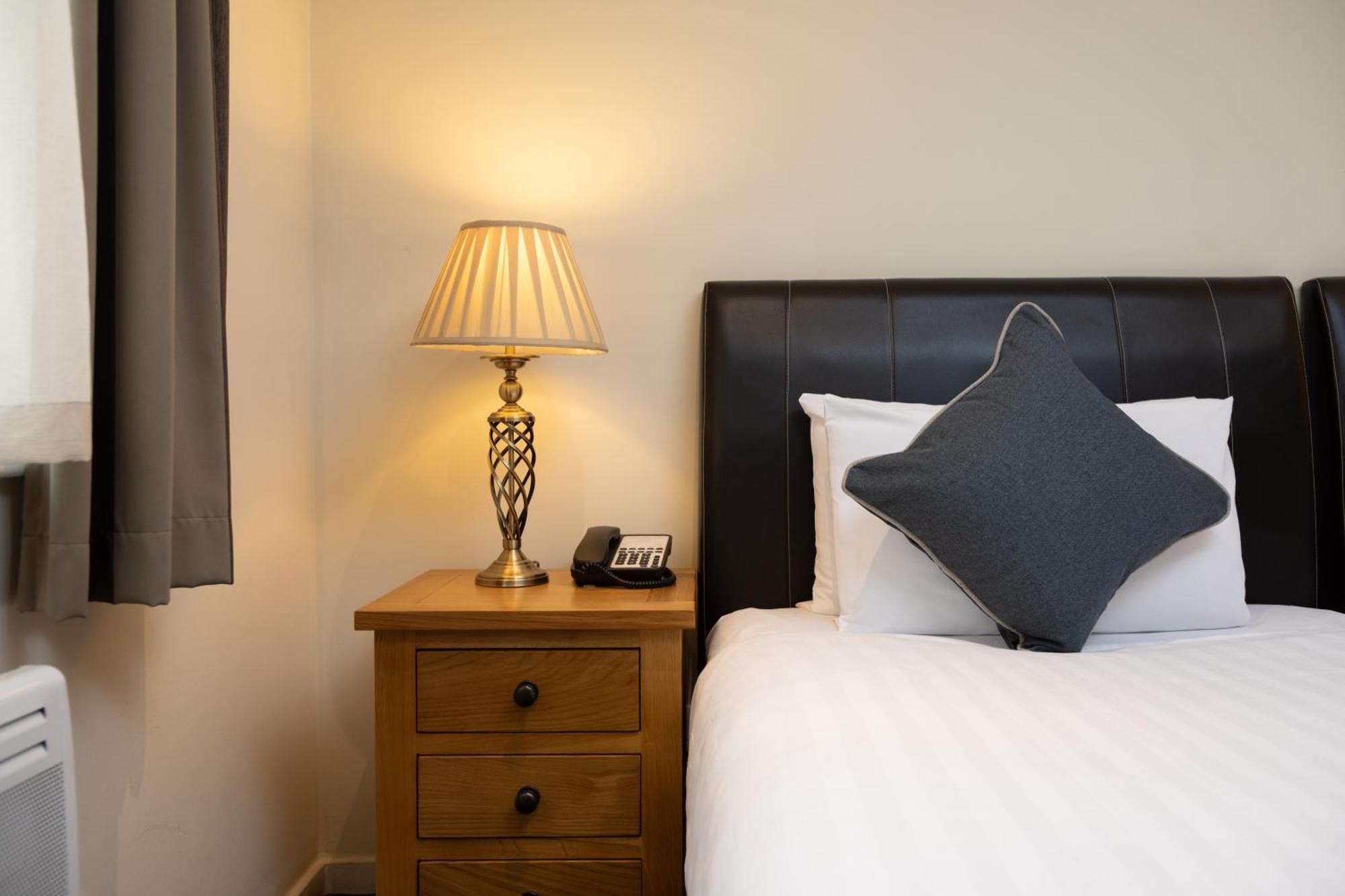 Grand Plaza Serviced Aparthotel London