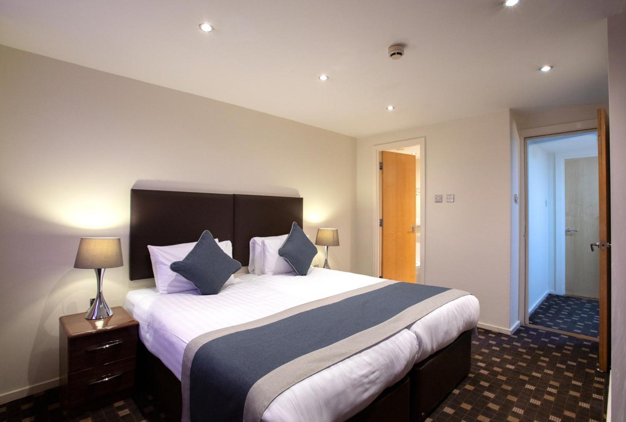 Grand Plaza Serviced Aparthotel London