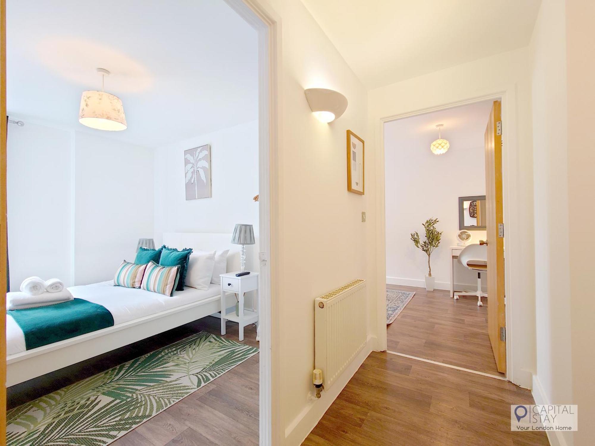 Appartamento Two Bed Serviced By Docklands Londra
