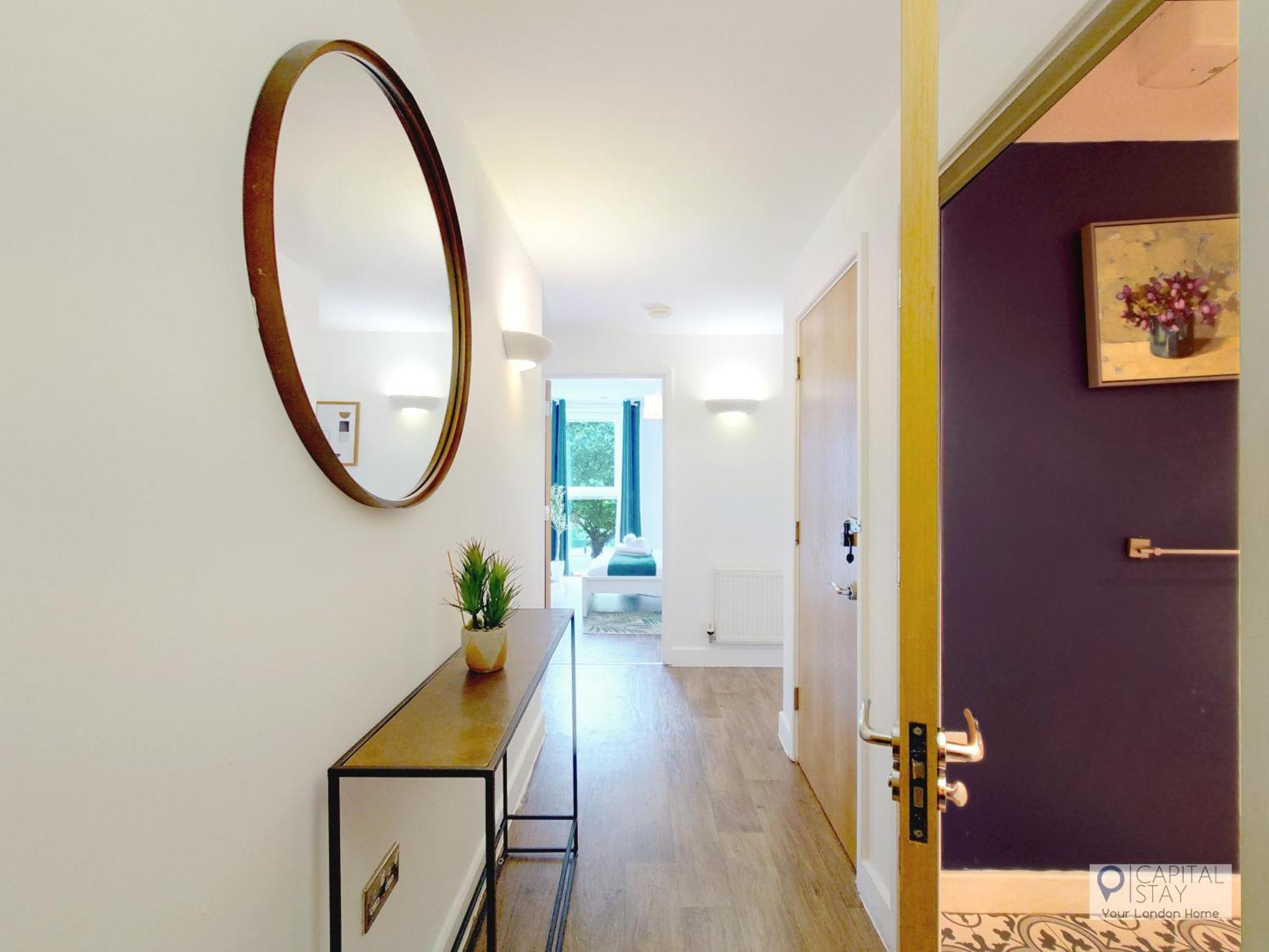 Appartamento Two Bed Serviced By Docklands Londra