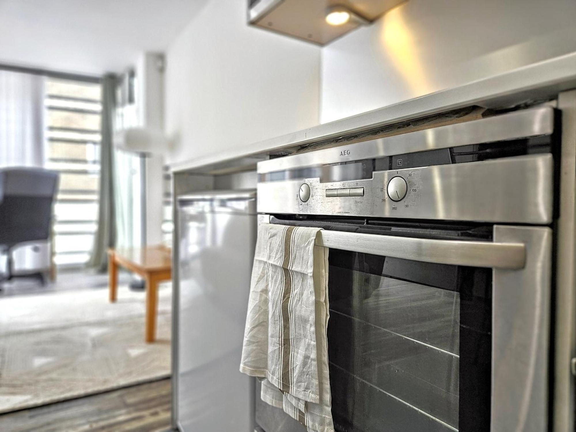 Waterside, Old Street, Angel, Entire Private Apartment London