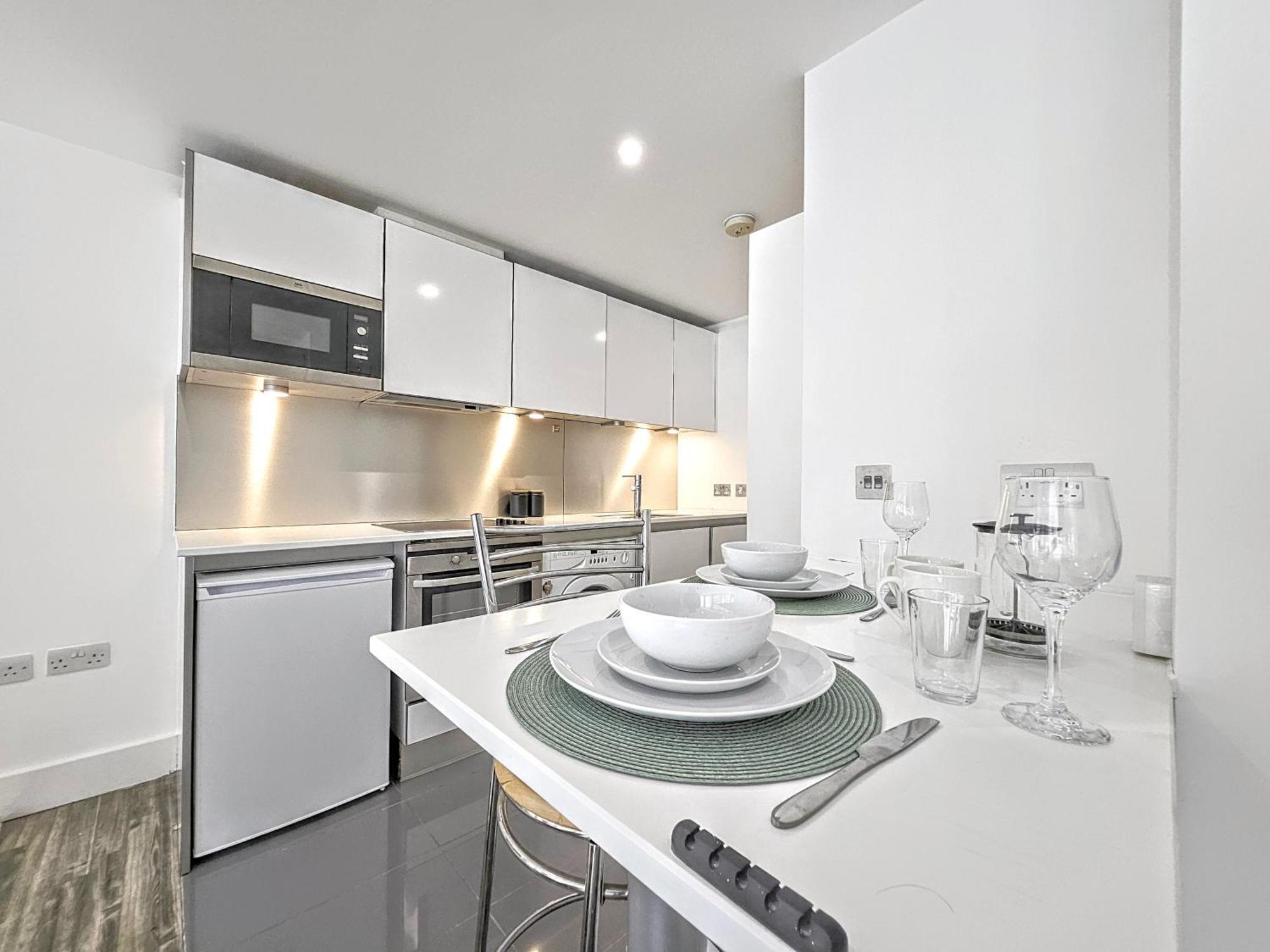 Waterside, Old Street, Angel, Entire Private London