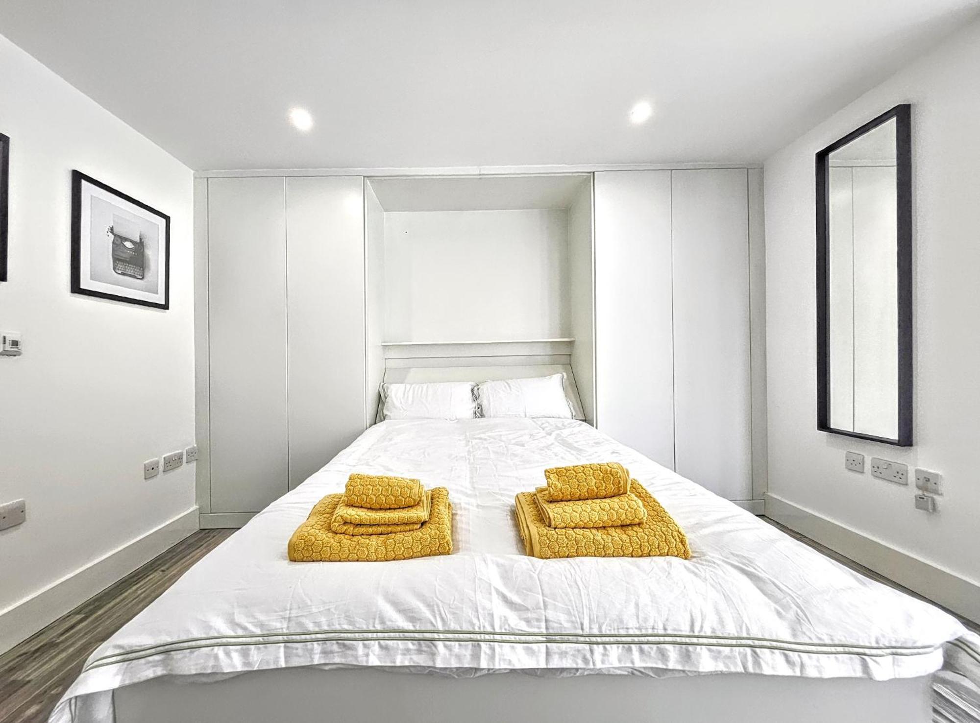 Apartment Waterside, Old Street, Angel, Entire Private