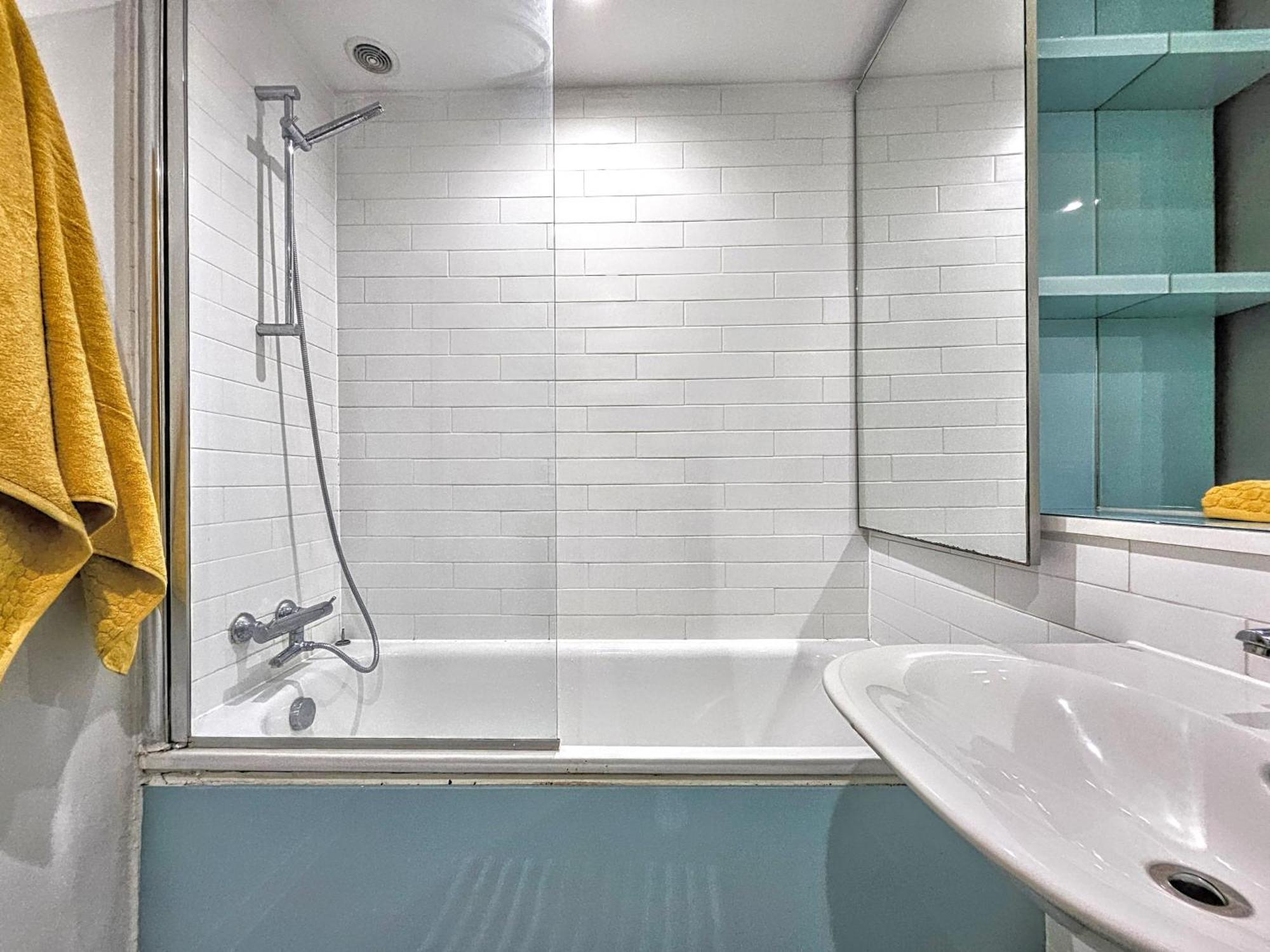 Waterside, Old Street, Angel, Entire Private Apartment London
