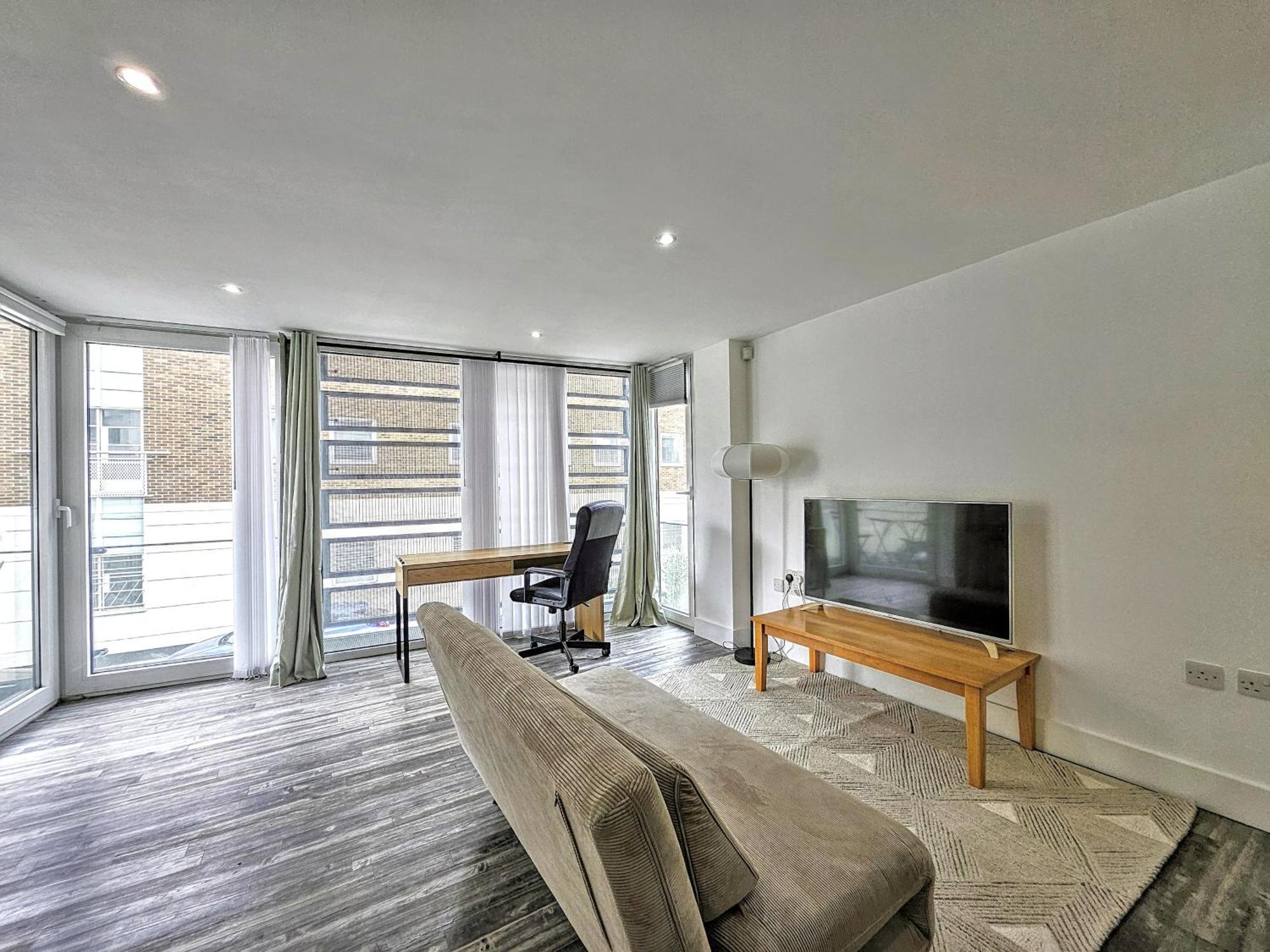 Waterside, Old Street, Angel, Entire Private Apartment London
