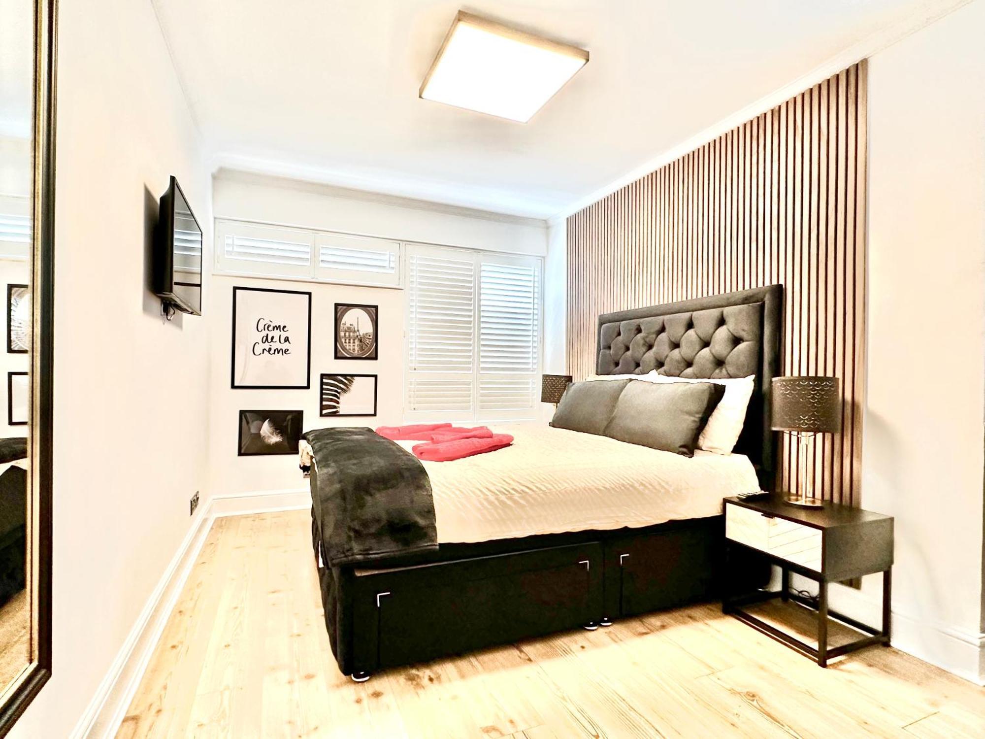 Newly Refurbished ,chic, Attractive 3 Bedroom Flat Lejlighed *