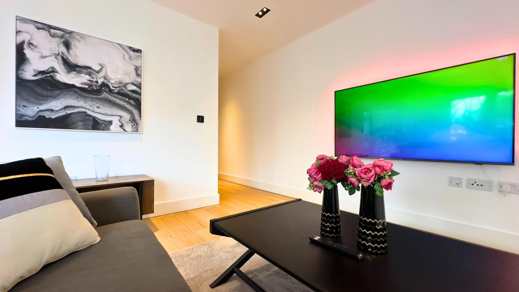 Us Embassy Nine Elms Modern 1000mb Ultra Fast Wifi * London