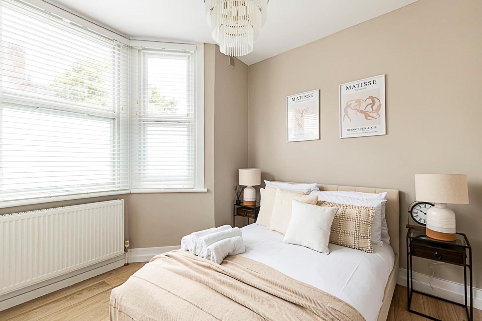 Luxurious 3 Bed Flat With Patio And Garden Lägenhet London